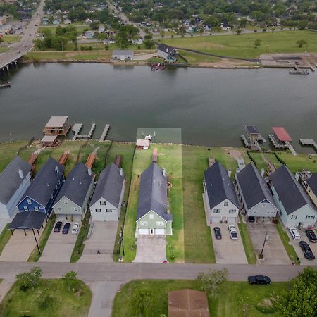 Luxury Waterfront Home Family And Pet Friendly Near Surfside Beach 11 Mins Freeport Zewnętrze zdjęcie