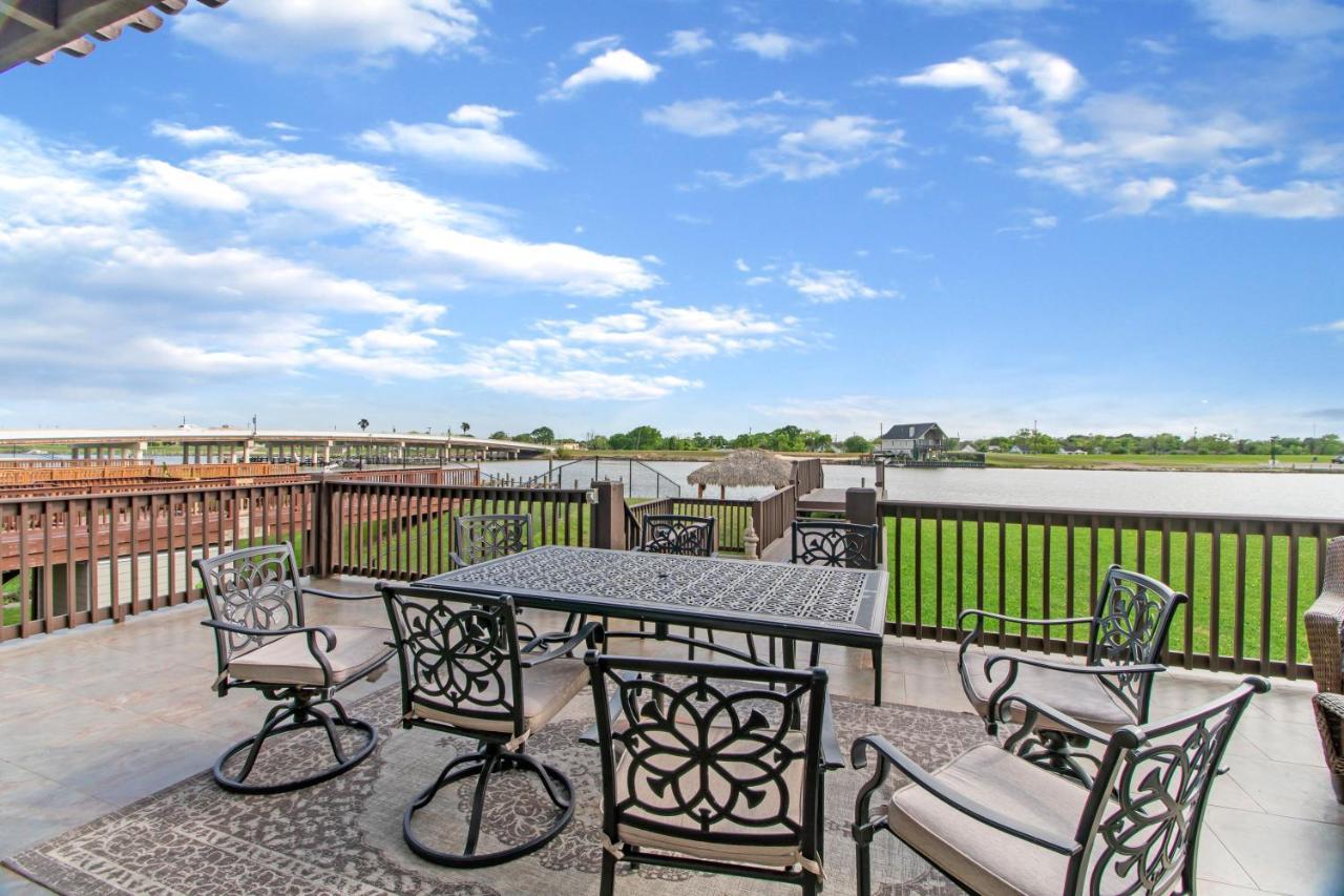 Luxury Waterfront Home Family And Pet Friendly Near Surfside Beach 11 Mins Freeport Zewnętrze zdjęcie