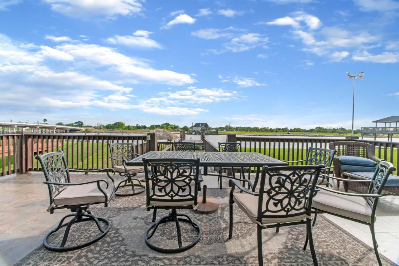 Luxury Waterfront Home Family And Pet Friendly Near Surfside Beach 11 Mins Freeport Zewnętrze zdjęcie