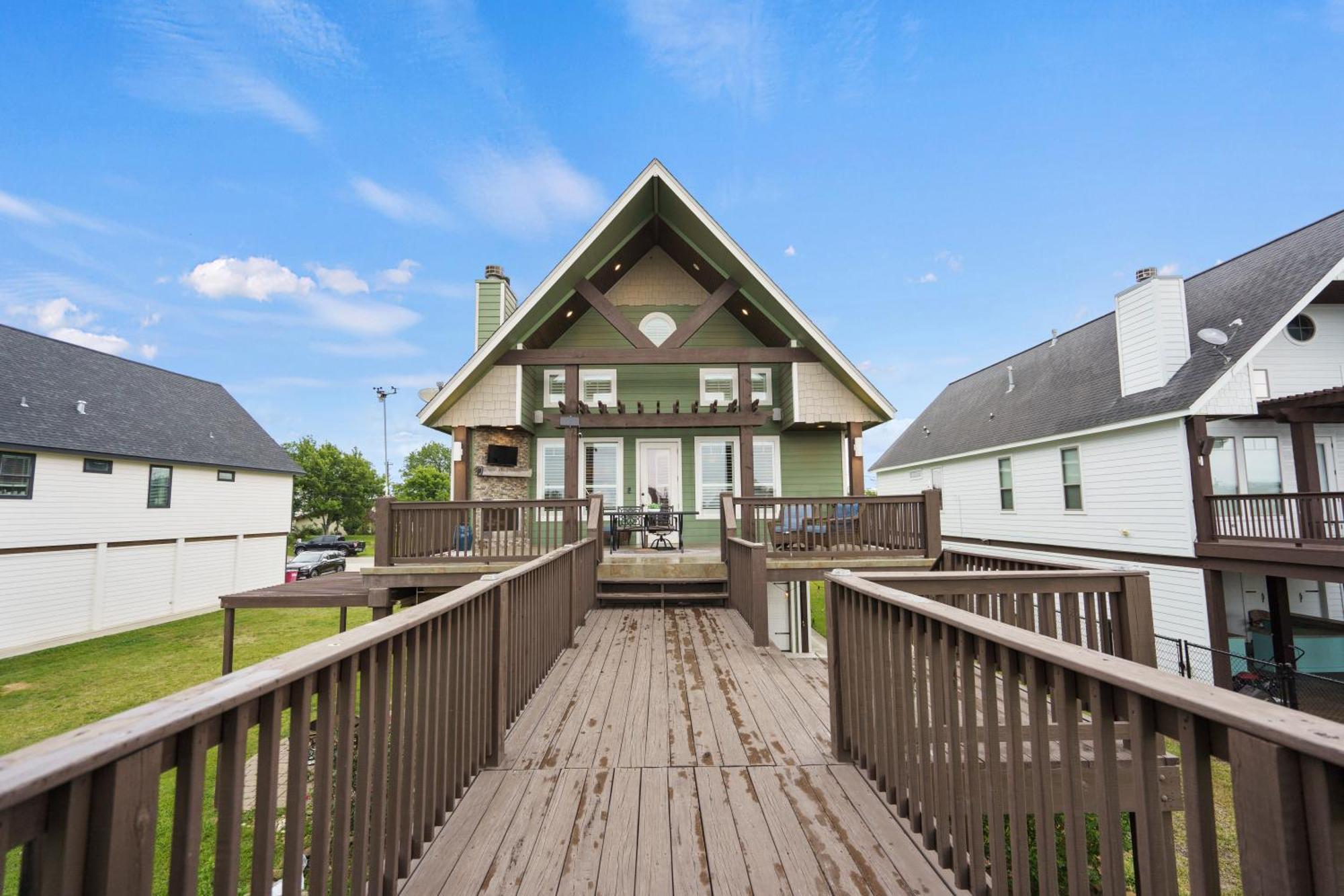 Luxury Waterfront Home Family And Pet Friendly Near Surfside Beach 11 Mins Freeport Zewnętrze zdjęcie