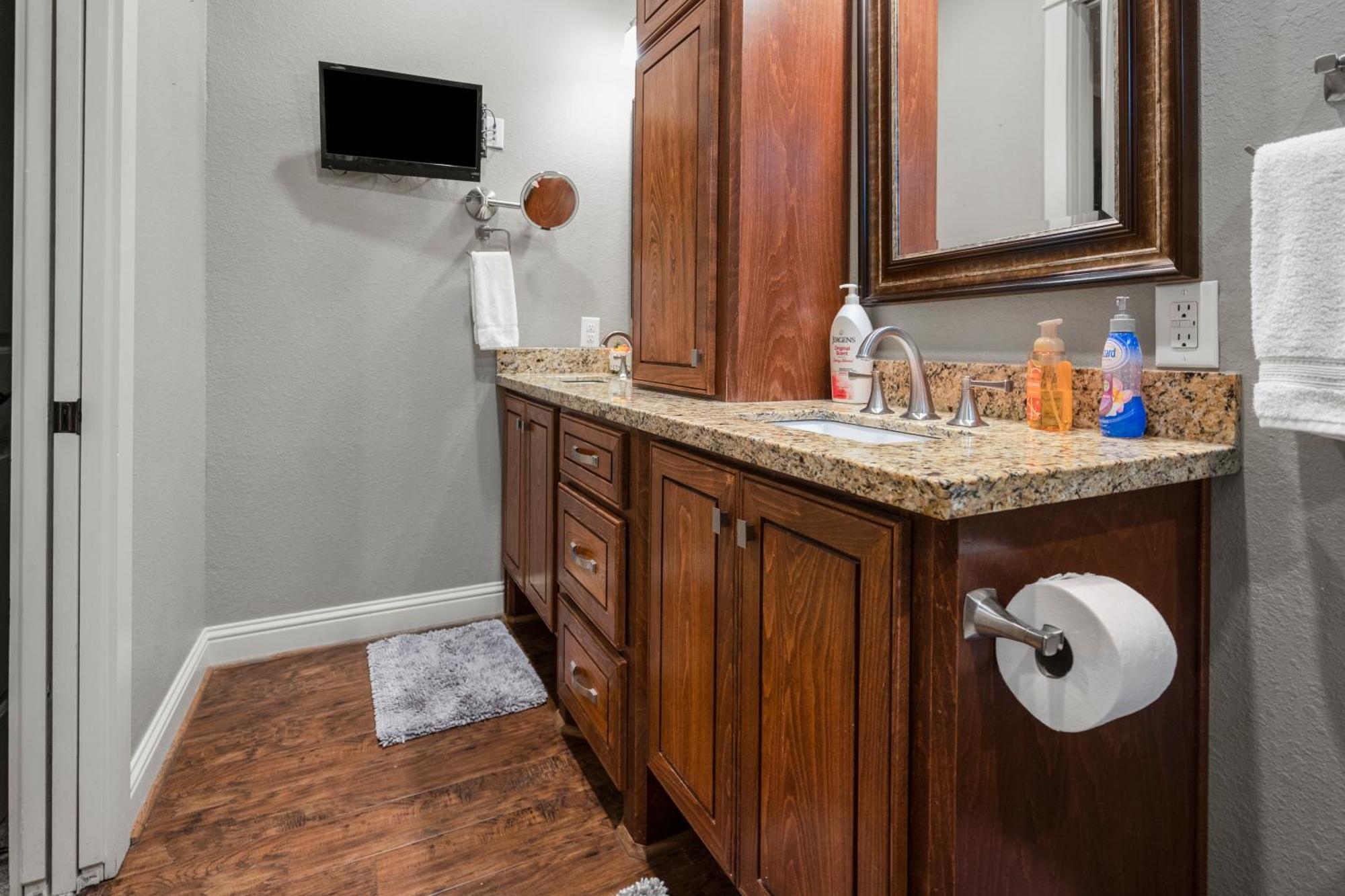 Luxury Waterfront Home Family And Pet Friendly Near Surfside Beach 11 Mins Freeport Zewnętrze zdjęcie