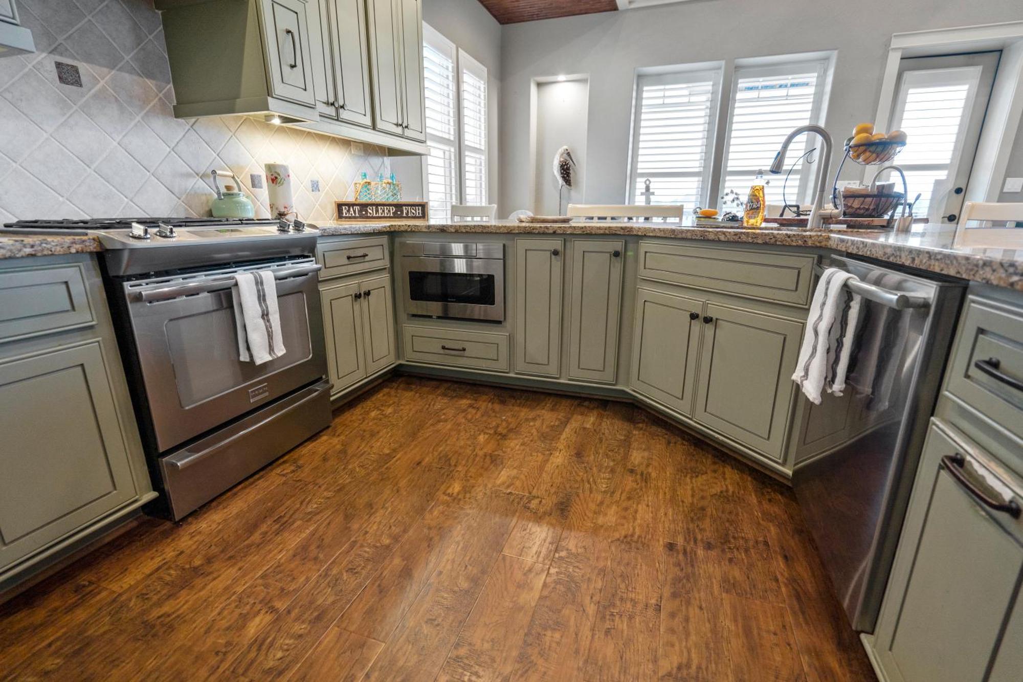 Luxury Waterfront Home Family And Pet Friendly Near Surfside Beach 11 Mins Freeport Zewnętrze zdjęcie