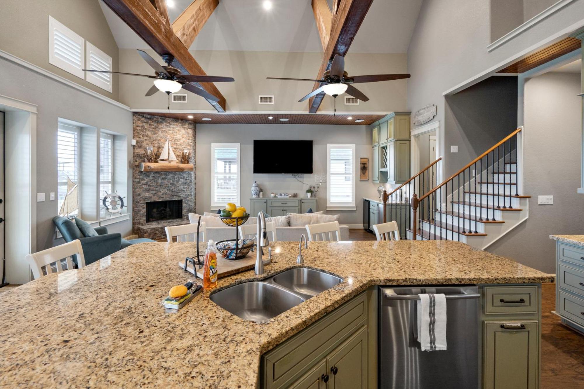 Luxury Waterfront Home Family And Pet Friendly Near Surfside Beach 11 Mins Freeport Zewnętrze zdjęcie