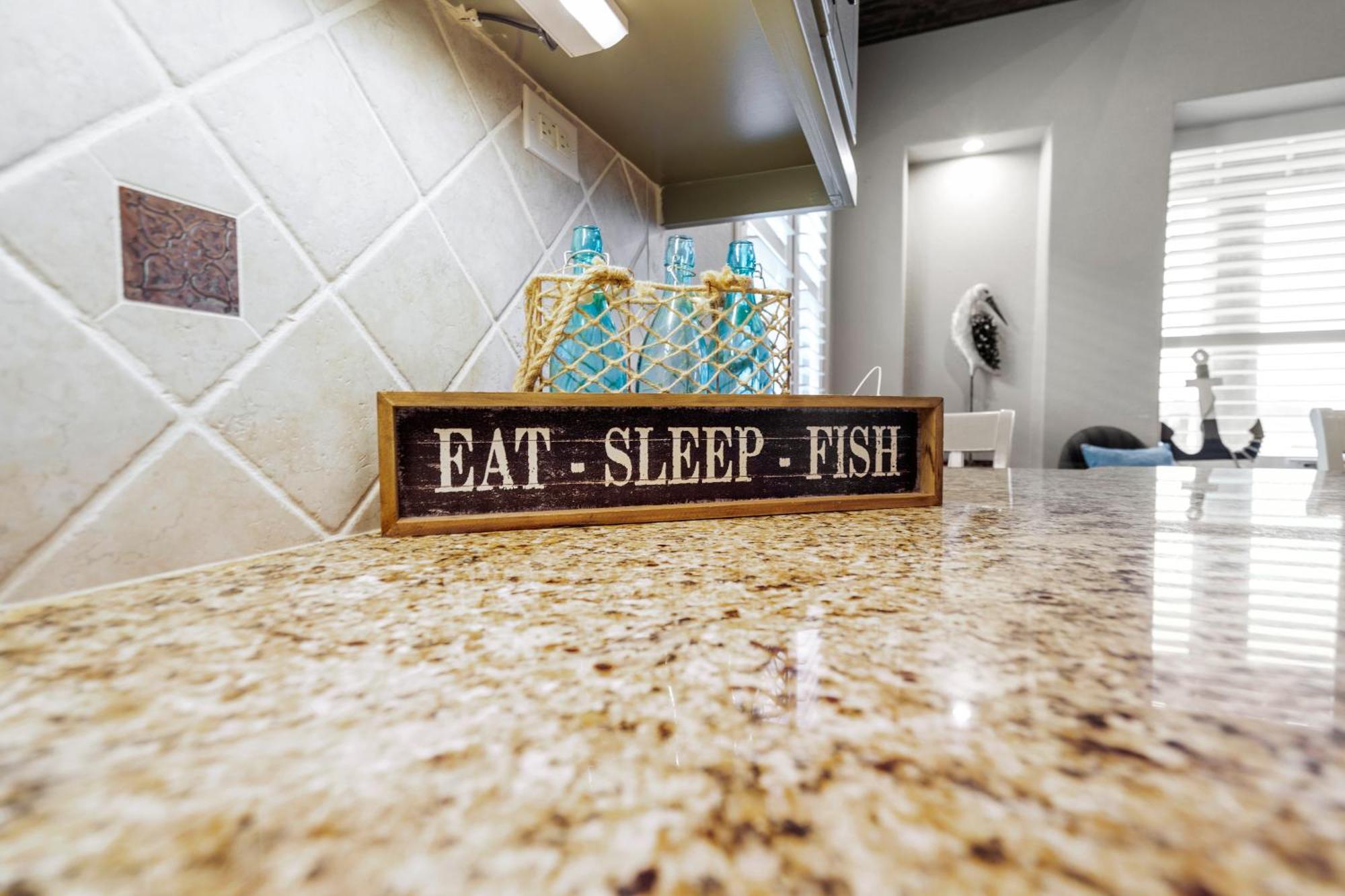 Luxury Waterfront Home Family And Pet Friendly Near Surfside Beach 11 Mins Freeport Zewnętrze zdjęcie