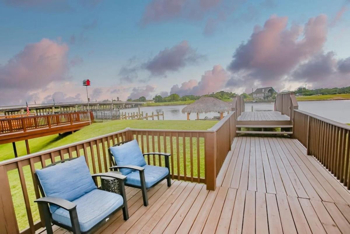 Luxury Waterfront Home Family And Pet Friendly Near Surfside Beach 11 Mins Freeport Zewnętrze zdjęcie